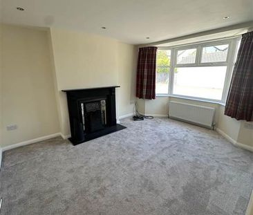 44 Waverley Drive, Bangor, BT20 5LD - Photo 2