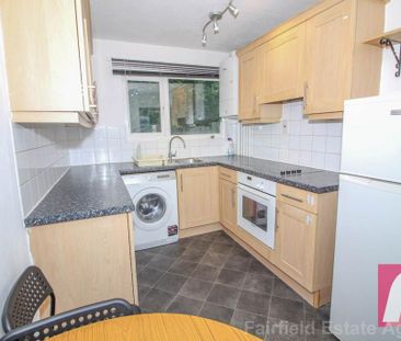 2 bedroom maisonette to rent - Photo 4