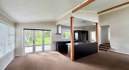 Family Friendly Home - Photo 4