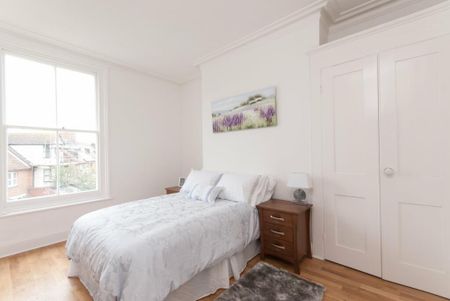 2 bedroom flat to rent - Photo 4