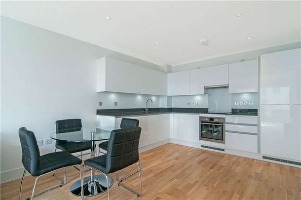 Lovely two bedroom apartment located in the heart of Streatham - Photo 1