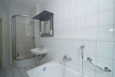Neuer Fußboden möglich: einzigartige 3-Zimmerwohnung mit Dusche + Badewanne! - Photo 5