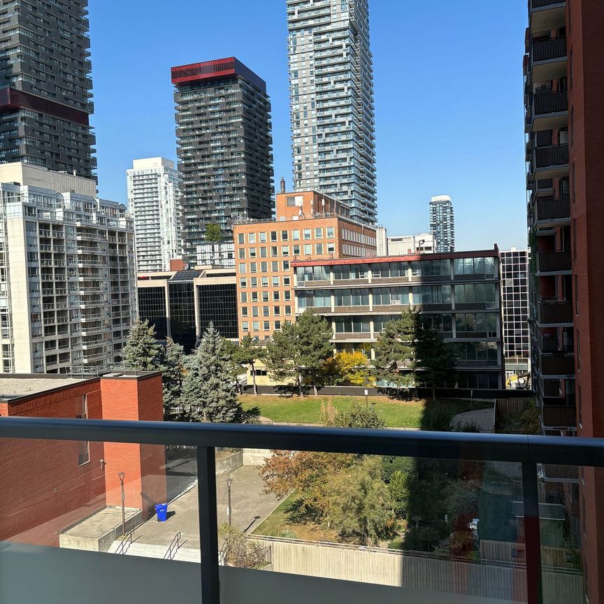 For Lease - 50 Dunfield Avenue Unit# 917, Toronto, Ontario - Photo 1