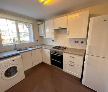 3 bedroom semi-detached house to rent - Photo 5