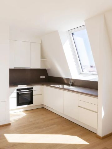 Hochwertige 2-Zimmer-Dachgeschoss-Maisonette im 9. Bezirk mit Terrasse und Stadtblick! Erstbezug! - Photo 3