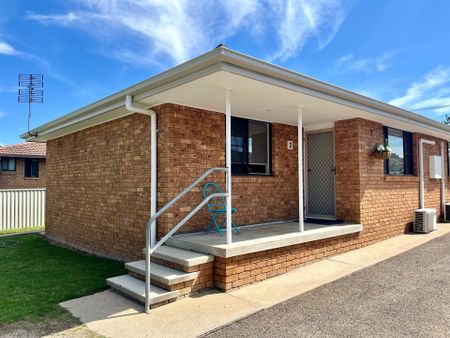 SOUTH TAMWORTH- Freshly Renovated 2 Bedroom Unit - Photo 4