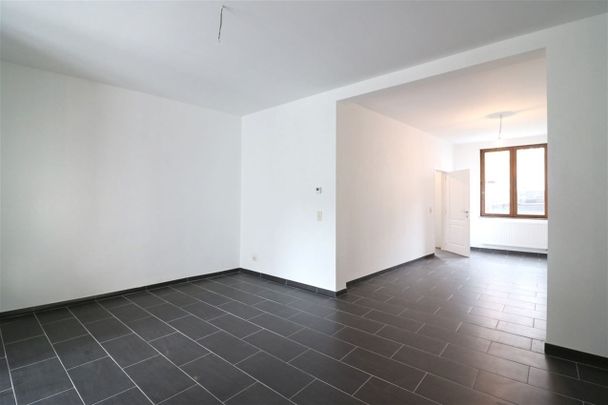 Gerenoveerde woning, drie slpk., zuidtuin in centrum - Photo 1