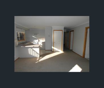 1A Clunie Close, Lindisfarne, Tas 7015 - Photo 4