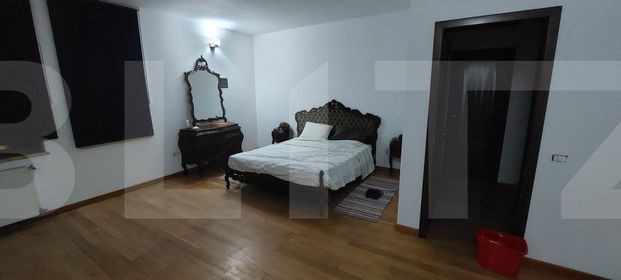 Vilă modernă 440 mp cu piscină și 9 camere – Dumbrăvi - Photo 1