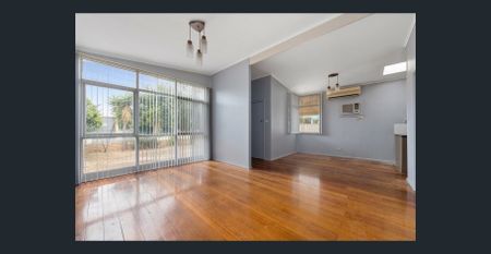 Great Family Home in a Convenient Location - Photo 3