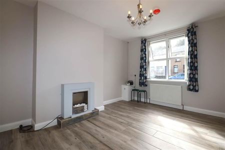 2 Garvey Terrace, Low Road, Lisburn, BT27 4TW - Photo 2