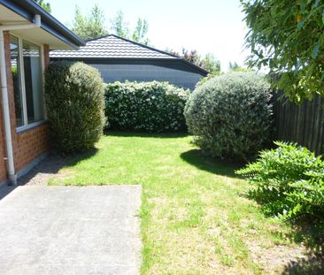 Rear Sunny 3 bedroom Townhouse - Photo 6