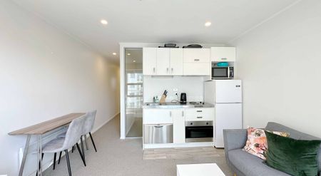 Two Bed and One Bathroom with a view - Photo 2