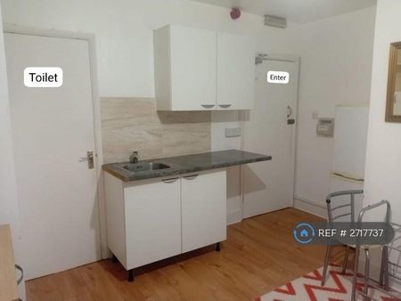 1 bedroom in a house share to rent - Photo 5