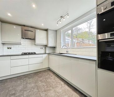 3 bedroom detached house to rent - Photo 2