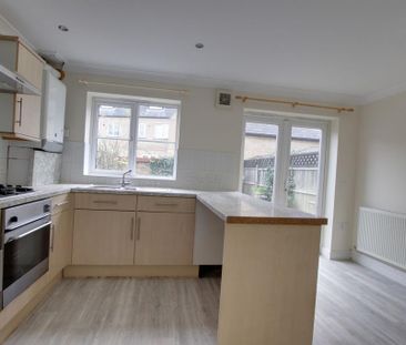 3 bedroom terraced house to rent - Photo 5