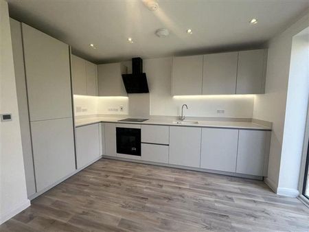 3 bedroom semi-detached house to rent - Photo 3