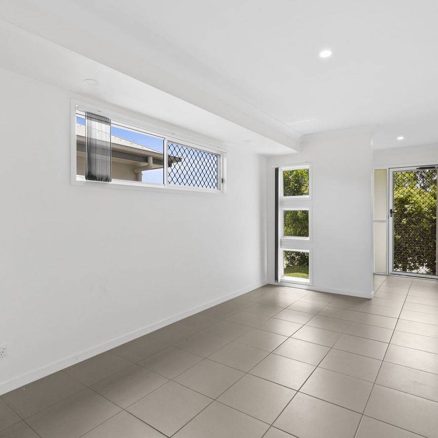 Dream Family Home Awaits at 45 O'Reilly Drive, Coomera – Modern Comfort & Prime Location! - Photo 1