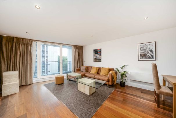 Winchester Road, NW3, London - Photo 1