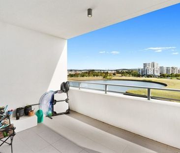 Elevated Coastal Living: Spacious 3rd-Floor Apartment with Resort-S... - Photo 2