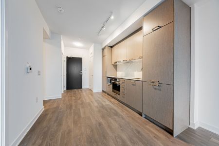 For Lease - 10 Honeycrisp Crescent Unit# 1507, Vaughan, Ontario - Photo 5