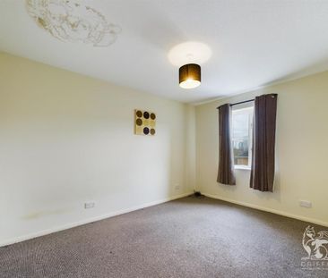 Timber Court, Grays, RM17 - Photo 2
