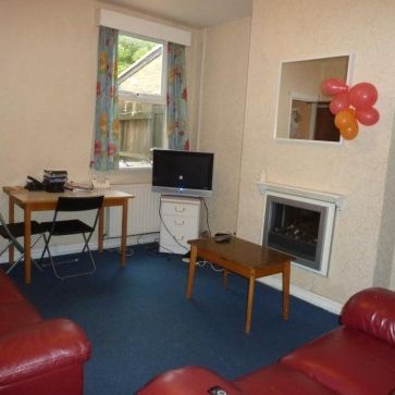 162 TIVERTON ROAD - Photo 1