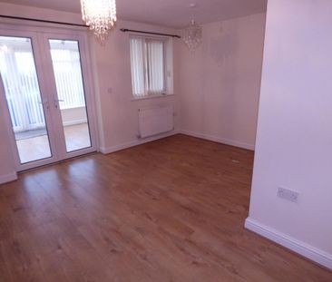 3 bedroom townhouse to rent - Photo 1