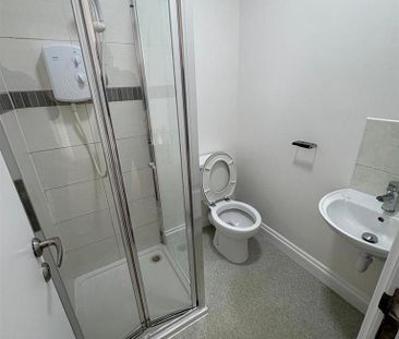 Studio to rent - Photo 6