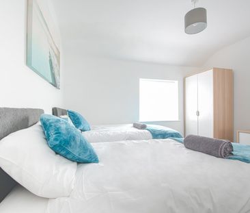 3 Bed Terraced House, Middleton Park Grove, LS10 - Photo 5