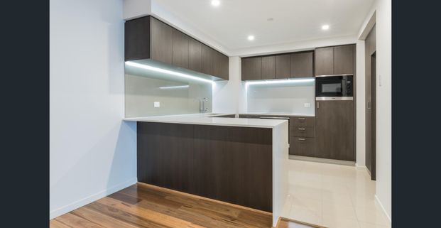 5 STARS FACILITIES APARTMENT @$850 per week - Photo 1