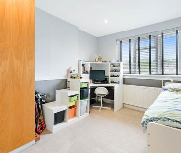 4 bedroom semi-detached house to rent - Photo 3