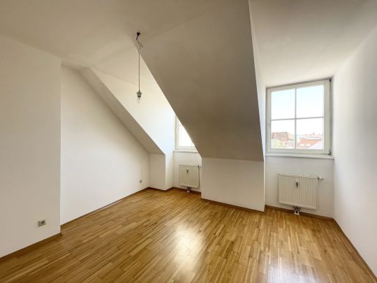 ++ZENTRALE LAGE++ Helle 2-Zimmer-Wohnung mit Schlossbergblick - Photo 1