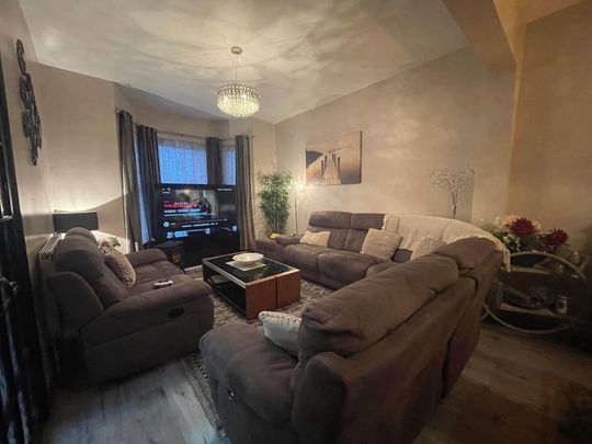3 Bed Terraced House, Central Park Road, E6 - Photo 1