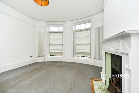 5 bedroom house to rent Hanover Crescent, Brighton, East Sussex, BN2 - Photo 3