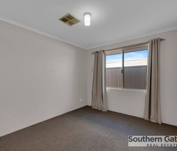 Spacious Family Home - Photo 5