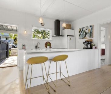 Stylish Family Home in a Prime Location! - Photo 6