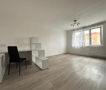 Pronájem bytu 2+1 54 m2 - Fotografie 5