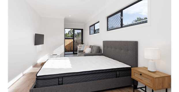 Fully-furnished Single Living Studio Unit Available! All Bills Included! - Photo 1