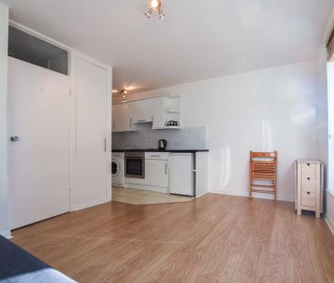 Studio to rent - Photo 2