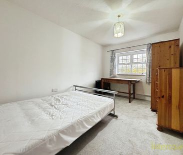 The Hedgerows, CM23, Bishop`S Stortford - Photo 1