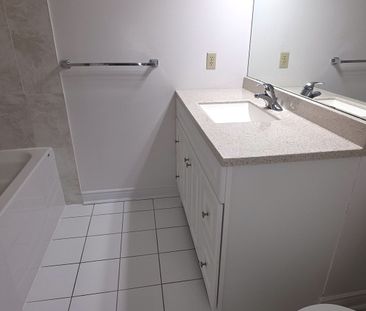 For Lease - 2033 Lumberman Lane, Oakville, Ontario - Photo 2