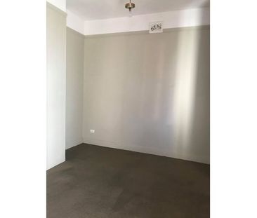 Neat & Tidy 2-3 Bedroom Home - Photo 3