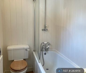 2 bedroom semi-detached house to rent - Photo 3