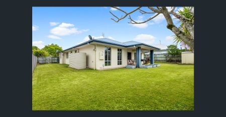 Spacious Family Home in the Heart of Kawana Forest - Photo 3