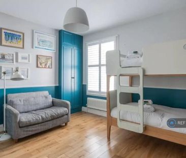 4 bedroom terraced house to rent - Photo 3