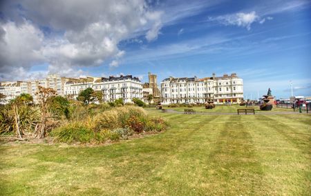 A 1 Bedroom Studio Flat Instruction to Let in St leonards On Sea - Photo 2