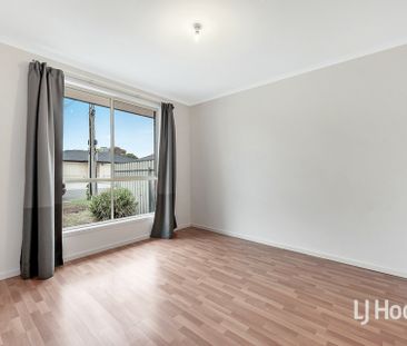 Spacious Family Home in Prime Location - Photo 5