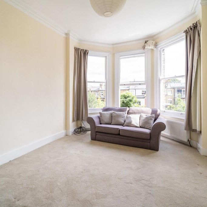 4 bedroom flat to rent - Photo 1