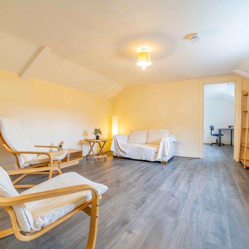 Flat 4, 24 Barbican Road - Photo 1